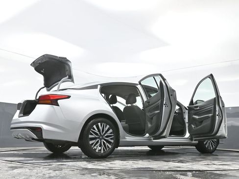 Used 2024 Nissan Altima 2.5 SV image 74