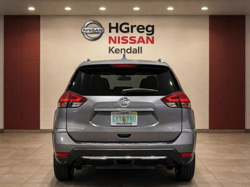 Used 2024 Nissan Rogue SV w/ SV Premium Package FWD image 5