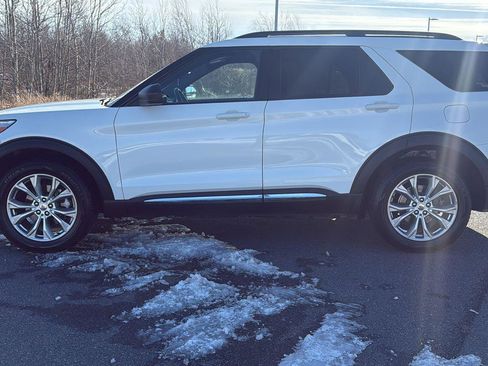 Used 2020 Ford Explorer XLT w/ Equipment Group 202A image 15