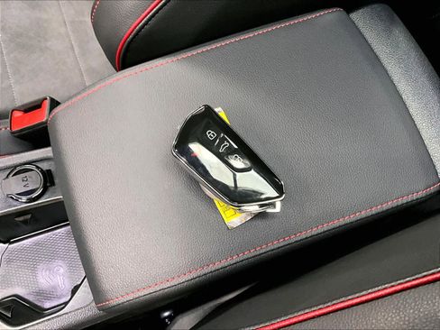 Used 2025 Volkswagen GTI SE FWD image 13