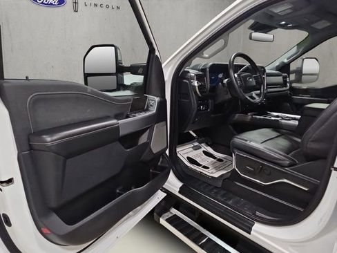 Used 2024 Ford F250 Lariat image 9
