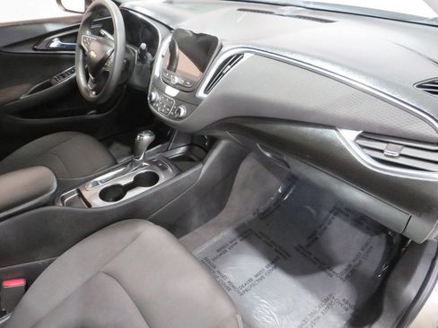 Used 2020 Chevrolet Malibu LT image 7