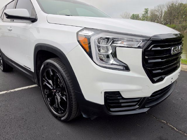 Used 2022 GMC Terrain SLE w/ Driver Convenience Package AWD/4WD image 15