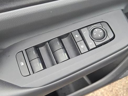 Used 2024 Toyota Prius LE image 23