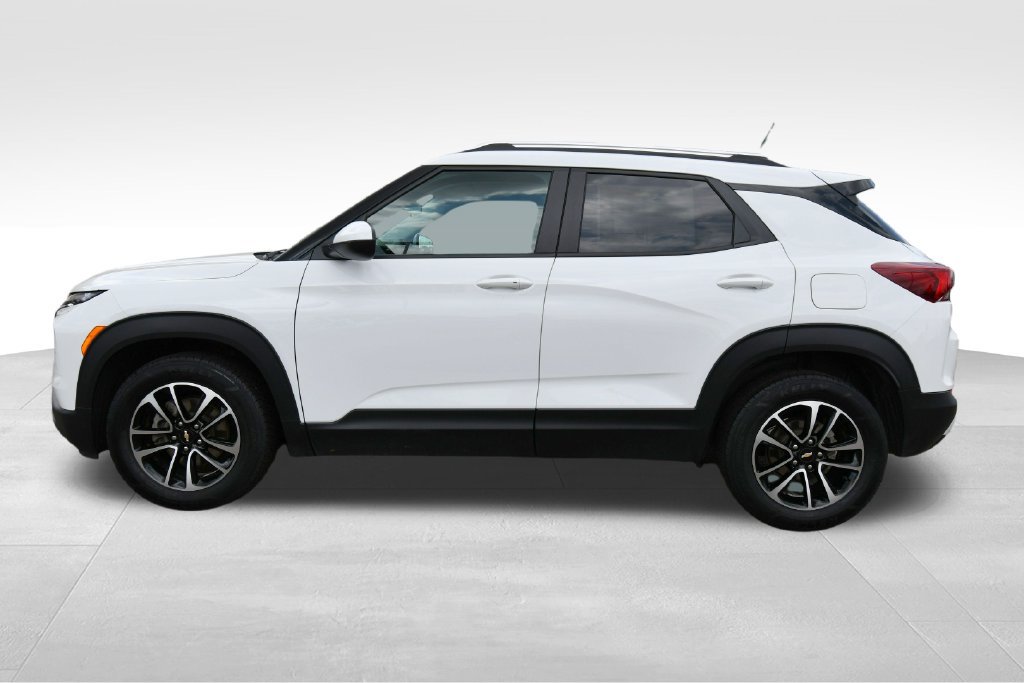 Used 2024 Chevrolet TrailBlazer LT w/ LT Cold Weather Package FWD image 4