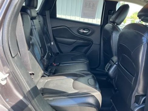 Used 2015 Jeep Cherokee Latitude w/ Comfort/Convenience Group AWD/4WD image 37