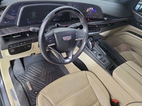 Used 2022 Cadillac Escalade Premium Luxury AWD/4WD image 11