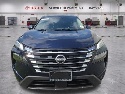 Used 2024 Nissan Rogue SV FWD image 3