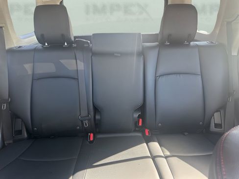 Used 2024 Toyota 4Runner TRD Off-Road Premium image 11