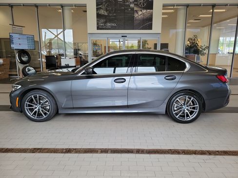 Used 2020 BMW 330i xDrive Sedan w/ Convenience Package AWD/4WD image 8