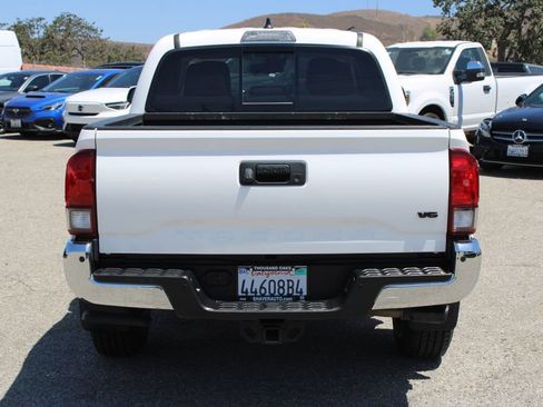 Used 2022 Toyota Tacoma SR5 RWD image 5