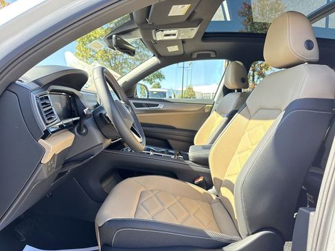 New 2026 Volkswagen Atlas Cross Sport SE image 11