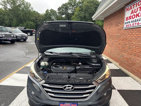 Used 2017 Hyundai Tucson SE w/ SE Popular Package 02 AWD/4WD image 30
