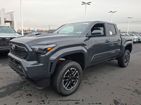 New 2025 Toyota Tacoma TRD Sport image 3