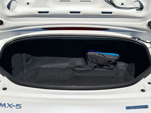 Used 2024 MAZDA MX-5 Miata Club image 12