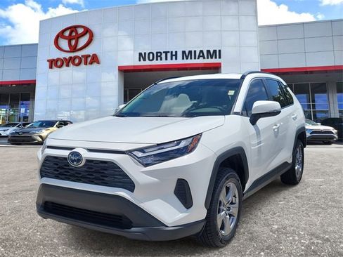 Used 2022 Toyota RAV4 XLE image 2