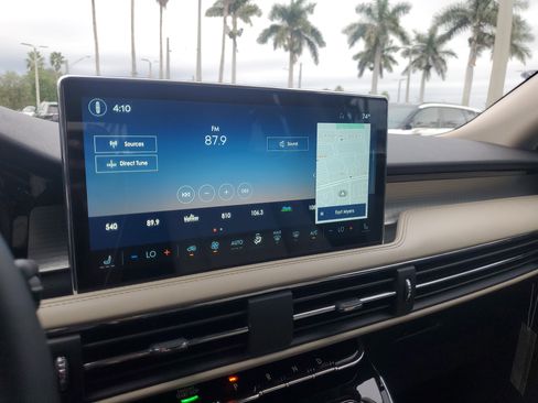 New 2025 Lincoln Corsair FWD image 12