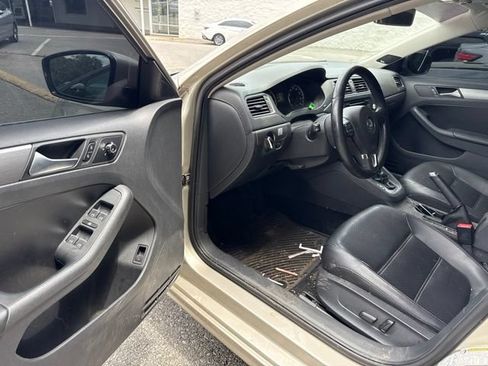 Used 2013 Volkswagen Jetta TDI FWD image 12