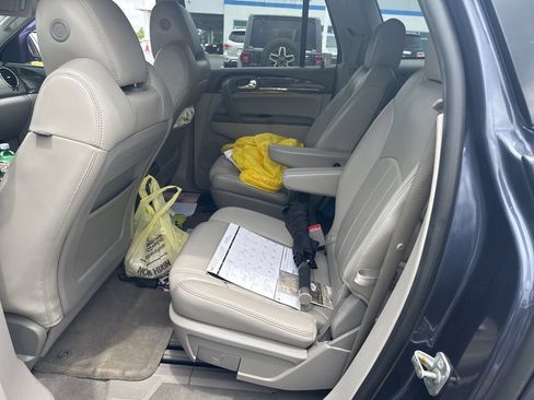 Used 2013 Buick Enclave Leather w/ Trailering Provision Package FWD image 8
