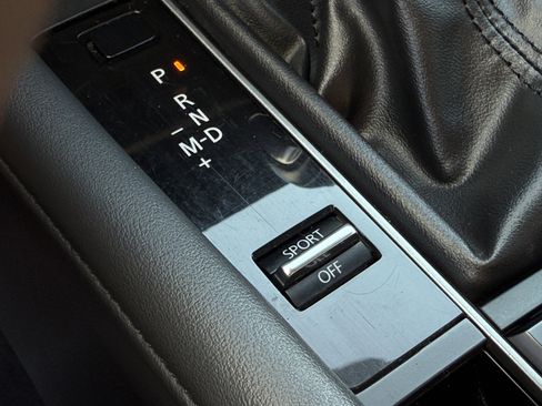 Used 2020 MAZDA MAZDA3 Hatchback image 21