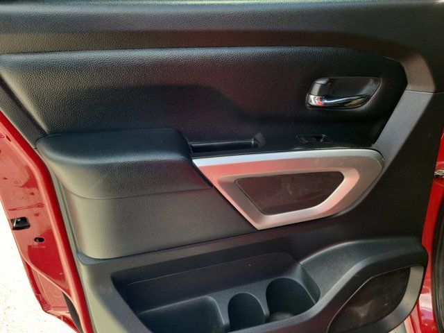 Used 2023 Nissan Titan SV w/ SV Convenience Package RWD image 12