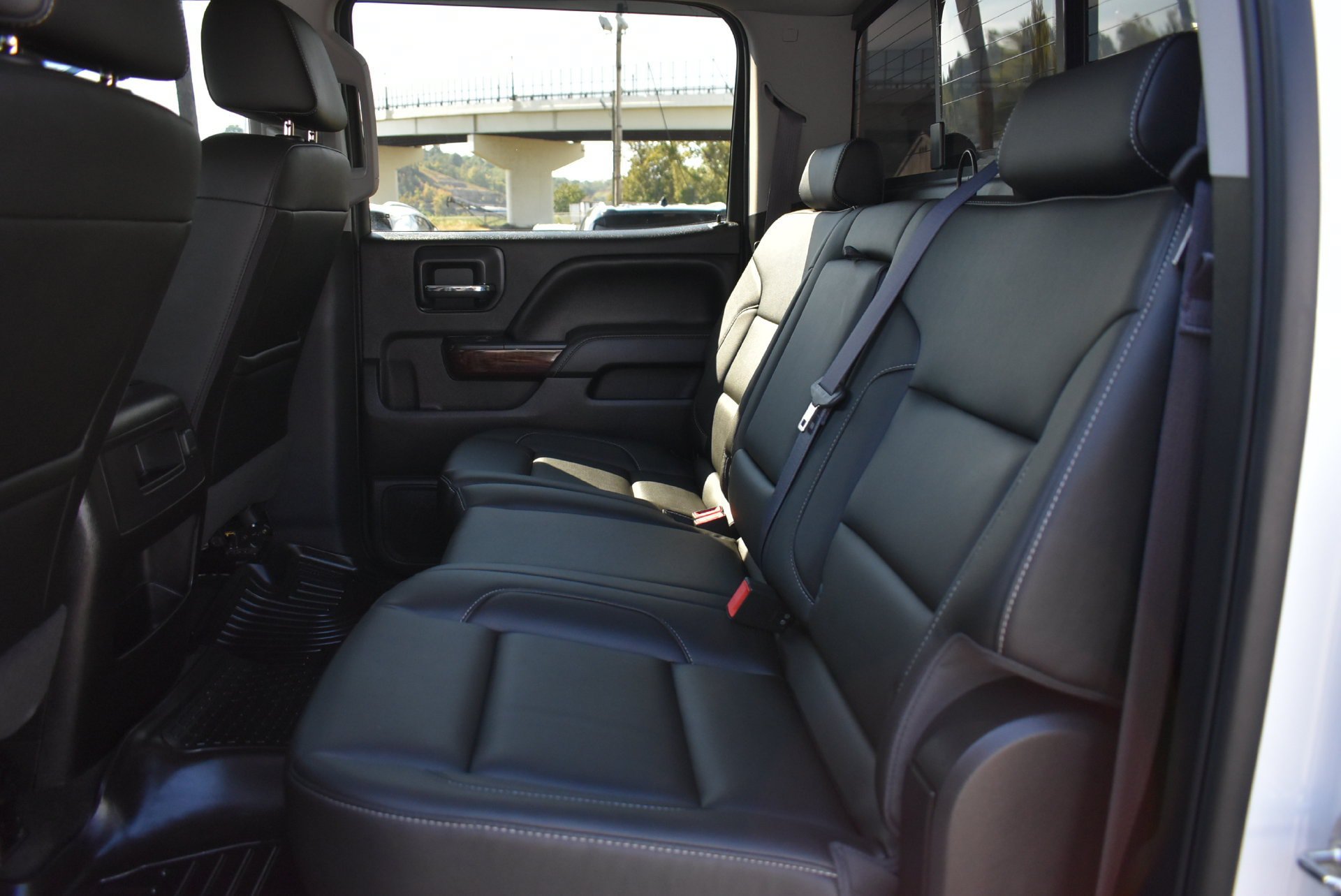 Used 2017 GMC Sierra 1500 SLT w/ SLT Premium Package AWD/4WD image 16