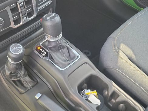 Used 2025 Jeep Wrangler Unlimited Sport AWD/4WD image 31