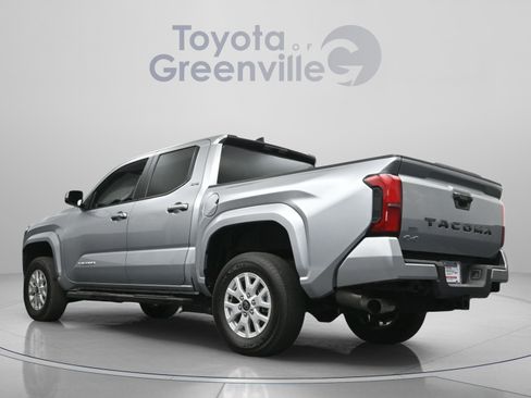 Certified 2025 Toyota Tacoma SR5 image 8