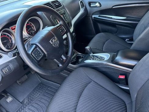 Used 2019 Dodge Journey SE w/ Blacktop Package FWD image 10