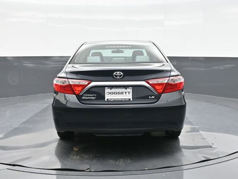 Used 2016 Toyota Camry LE image 11