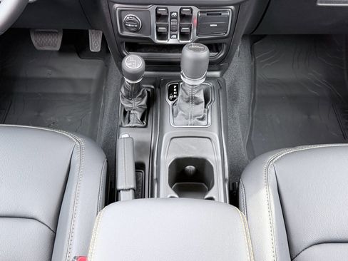 New 2026 Jeep Gladiator Sport image 20