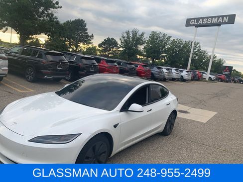 Used 2024 Tesla Model 3 Standard Range RWD image 1