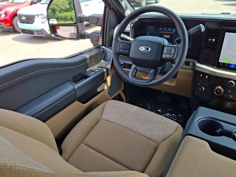 New 2026 Ford F250 XLT w/ XLT Premium Package AWD/4WD image 7