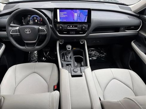 New 2026 Toyota Grand Highlander XLE image 22
