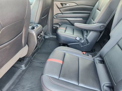 Used 2026 Chevrolet Traverse RS w/ LPO, Floor Liner Package FWD image 32