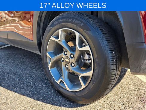 Certified 2025 Chevrolet Trax LT w/ LT Convenience Package image 30