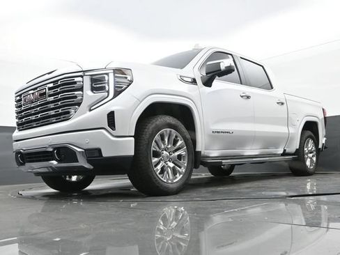 Used 2024 GMC Sierra 1500 Denali w/ Technology Package AWD/4WD image 28