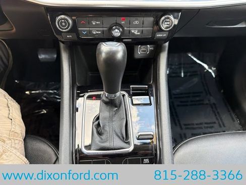 Used 2022 Jeep Compass Latitude AWD/4WD image 13