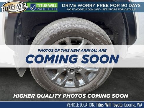 Used 2025 Toyota Sequoia Platinum AWD/4WD image 5