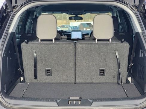 Certified 2022 Ford Explorer XLT w/ Equipment Group 202A image 23