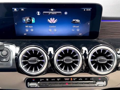 New 2026 Mercedes-Benz GLB 250 4MATIC image 19