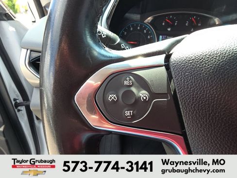 Used 2018 Chevrolet Traverse LT FWD image 18