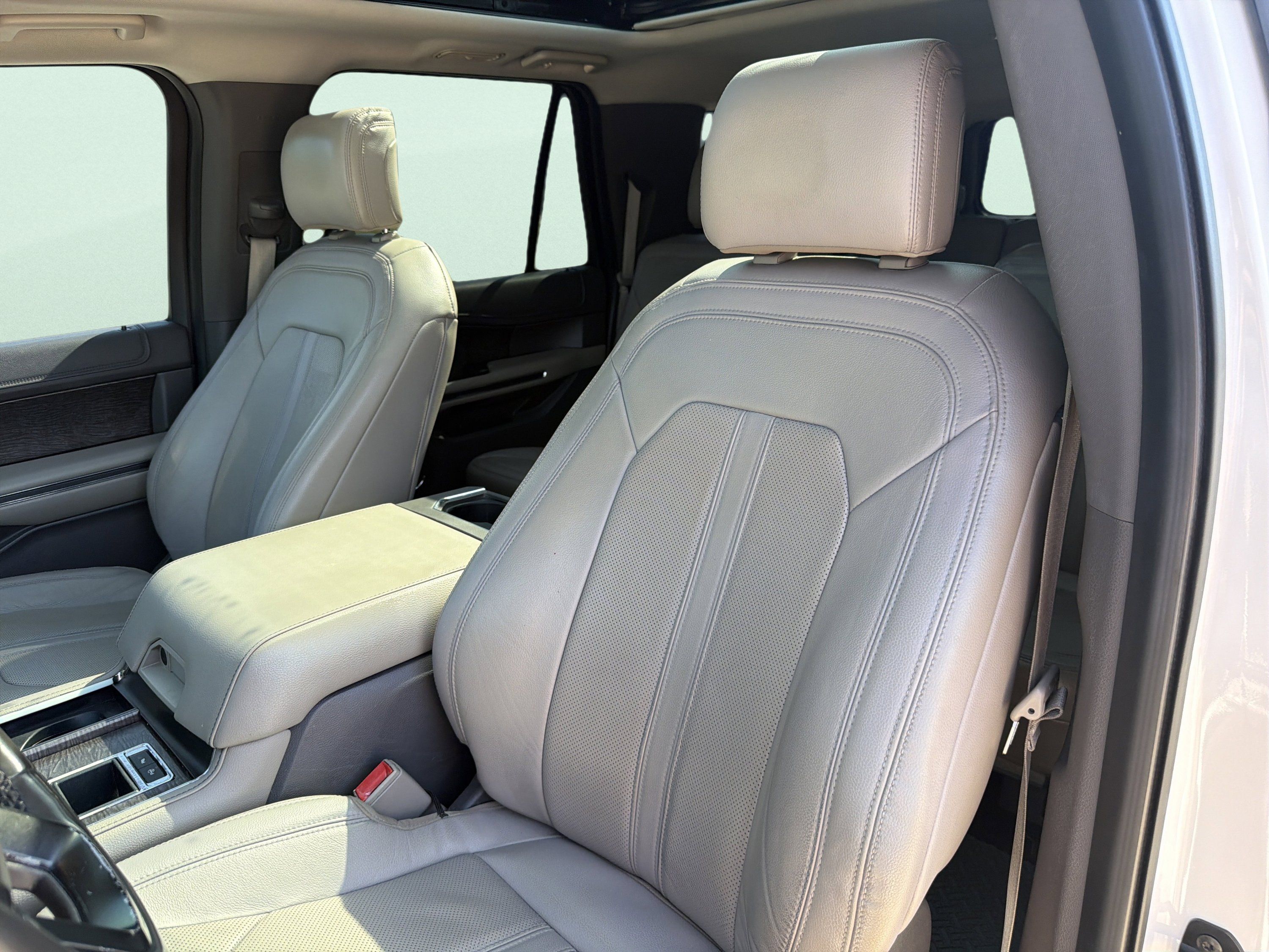 Used 2018 Ford Expedition Max Limited w/ Equipment Group 302A RWD image 12