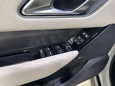 Used 2021 Land Rover Range Rover Velar S AWD/4WD image 28