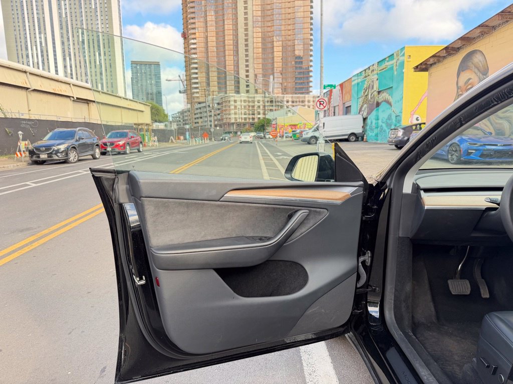 Used 2023 Tesla Model Y AWD image 11