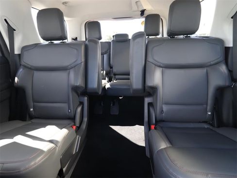 New 2025 Ford Expedition Active image 12