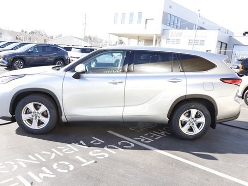 Used 2020 Toyota Highlander L image 5