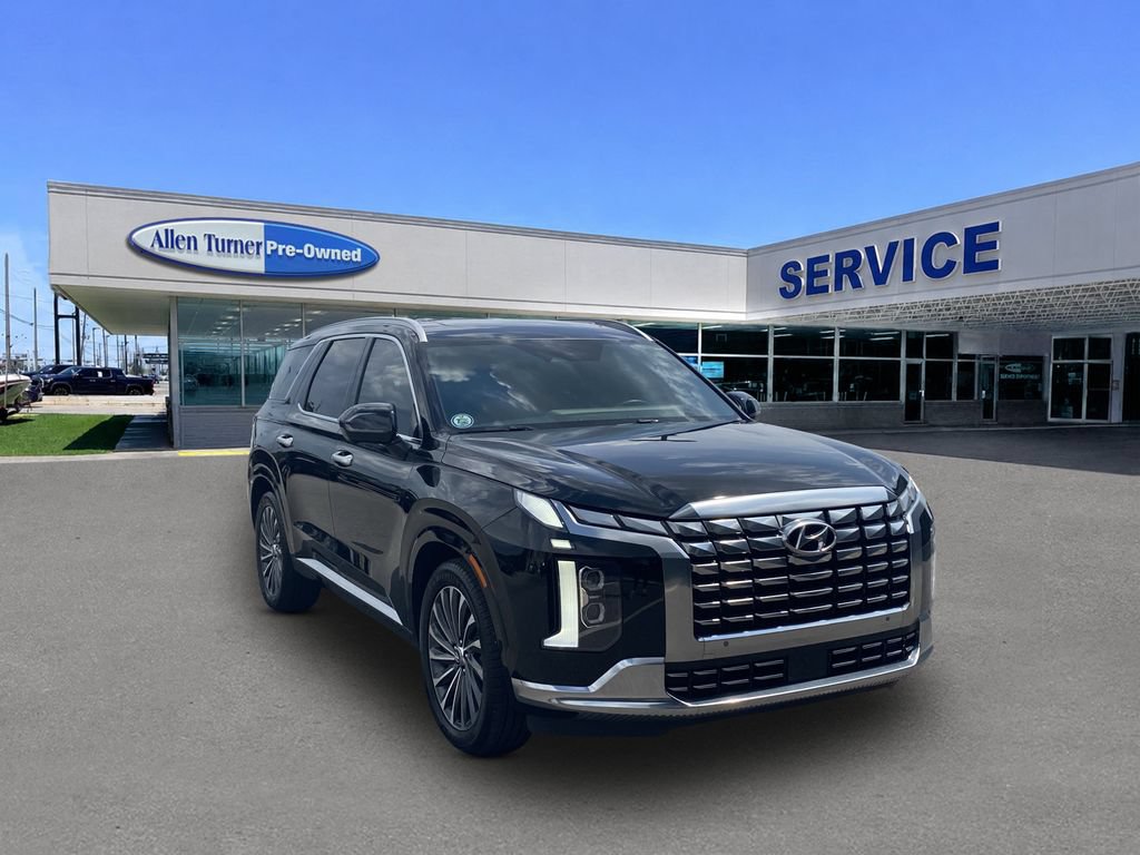 Used 2024 Hyundai Palisade Calligraphy FWD image 2