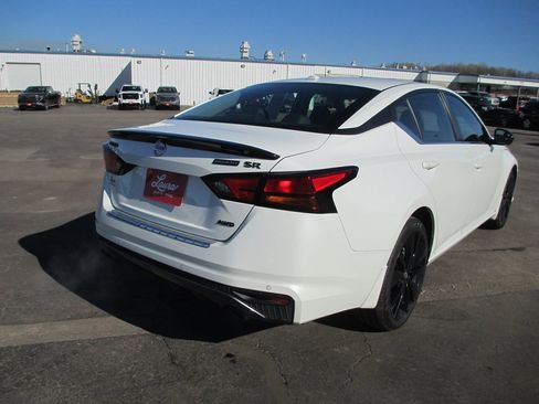 Used 2022 Nissan Altima 2.5 SR w/ Midnight Edition Package image 5