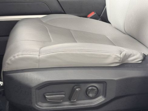 Used 2024 Toyota Tundra Limited AWD/4WD image 18